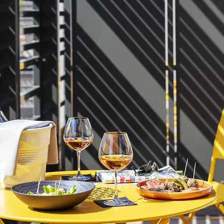 Logis Les Murets Restaurant فندق 3*