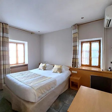 Logis Les Murets Restaurant Hotel