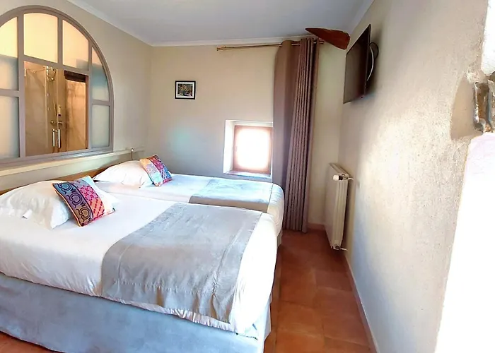 Logis Les Murets Restaurant Hotel 3*