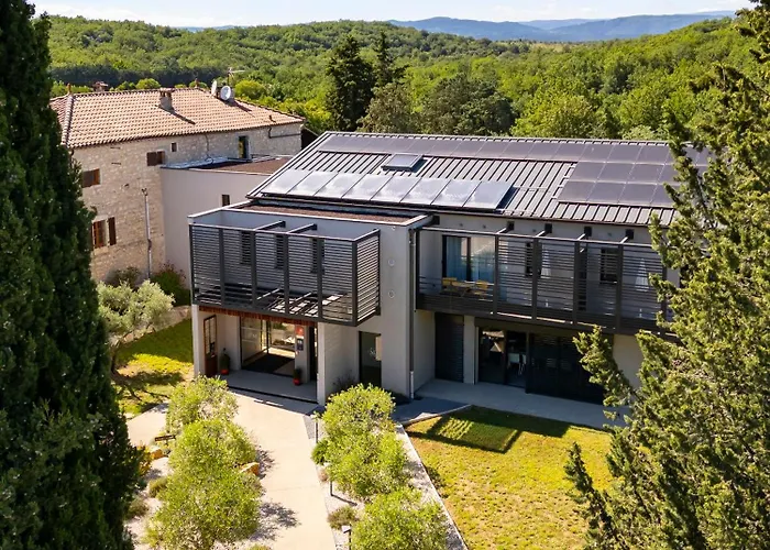 Logis Les Murets Restaurant Hotel