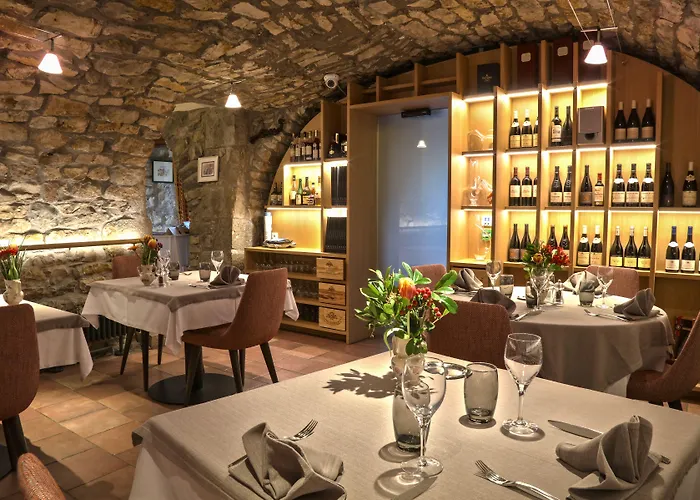 Logis Les Murets Restaurant Hotel Chandolas