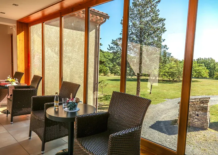 Logis Les Murets Restaurant Hotel 3*
