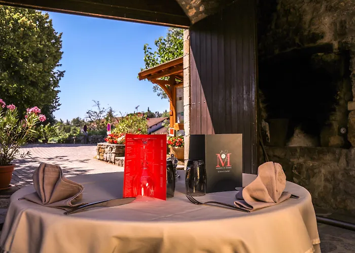 Logis Les Murets Restaurant Hotel