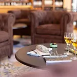 Отель Logis Les Murets Restaurant 3*