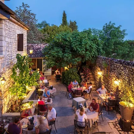 Logis Les Murets Restaurant