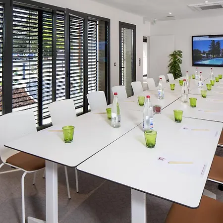 Logis Les Murets Restaurant Hotel 3*