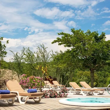 Logis Les Murets Restaurant Hotel