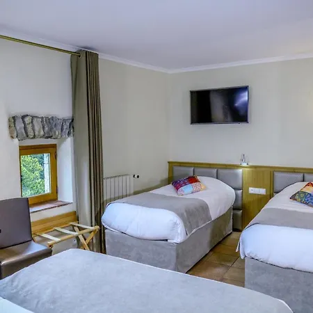 Logis Les Murets Restaurant Otel 3*