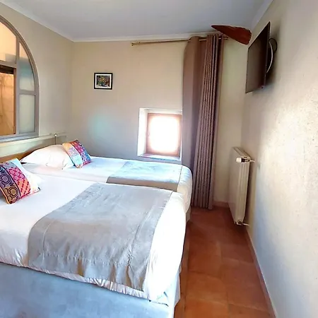Logis Les Murets Restaurant Hotel 3*