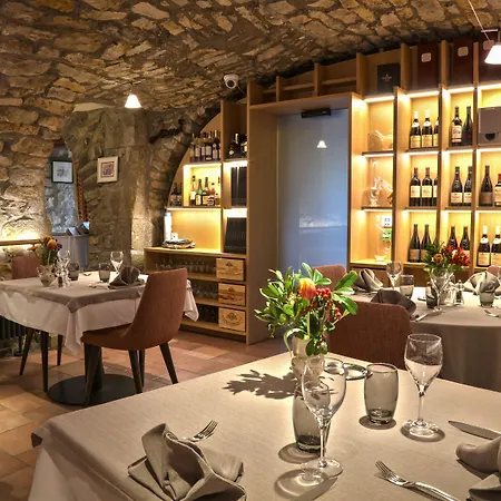 Logis Les Murets Restaurant Hotel Chandolas