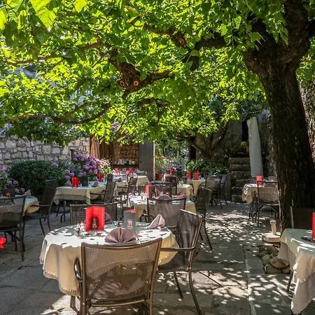 Logis Les Murets Restaurant