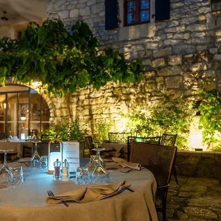 Logis Les Murets Restaurant Hotel