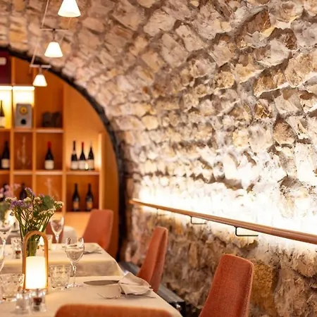 Logis Les Murets Restaurant Hotel 3*